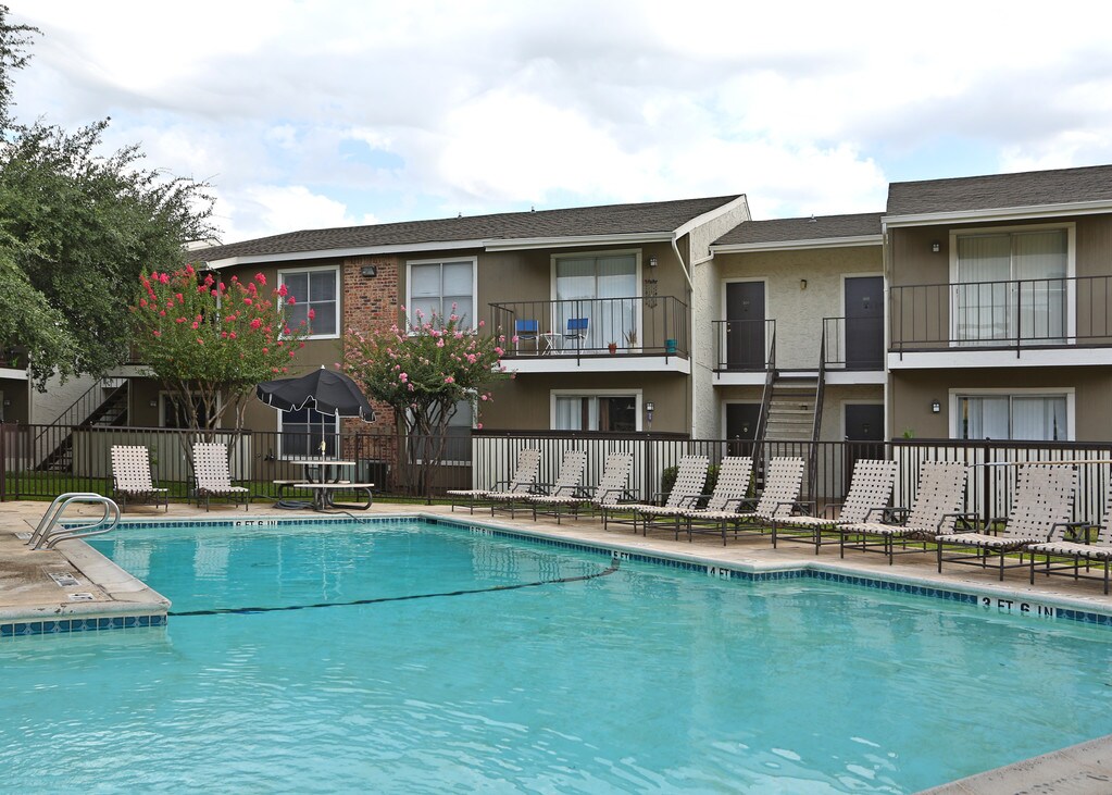 Emmitt Luxury Apartments Haltom City, TX Apartments