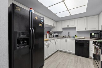 3709 Greenery Ct in Tampa, FL - Building Photo - Building Photo