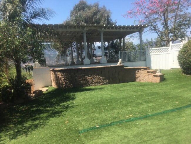 2308 Canyon View Rd in Fallbrook, CA - Building Photo - Building Photo