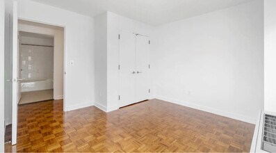 111 Lawrence St in Brooklyn, NY - Building Photo - Building Photo