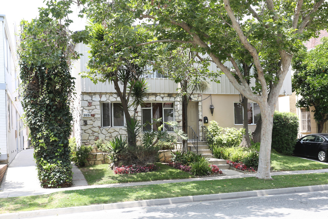 325 S Rexford Dr in Beverly Hills, CA - Building Photo