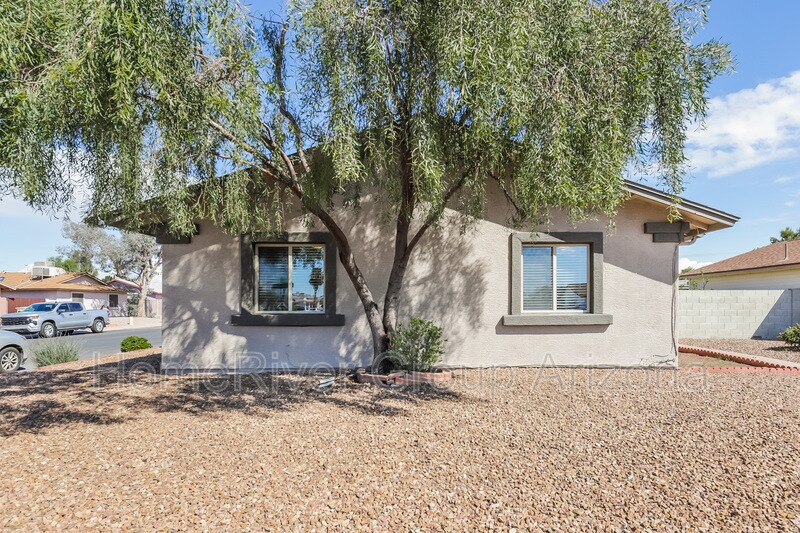 5352 W Banff Ln. in Glendale, AZ - Building Photo