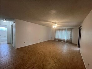 3703 Suburban Ln in North Port, FL - Building Photo - Building Photo