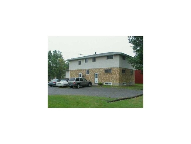 335 Fisher Rd, Unit 2 in West Seneca, NY - Building Photo - Building Photo