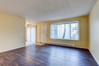 4811 SE Boardman Ave in Portland, OR - Building Photo - Building Photo