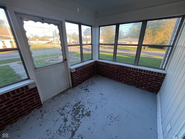 501 E Main St in Greenwood, IN - Building Photo - Building Photo