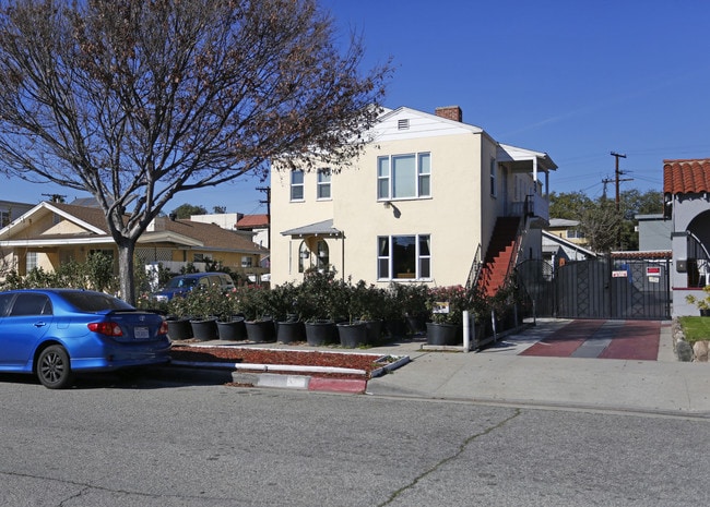 455 W Windsor Rd in Glendale, CA - Building Photo - Building Photo