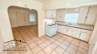 1431 Pearl St in Bakersfield, CA - Building Photo - Building Photo