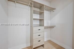 185 NE 106th St in Miami Shores, FL - Foto de edificio - Building Photo