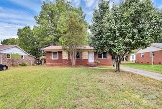 4808 Brooktree Dr in Charlotte, NC - Building Photo - Building Photo