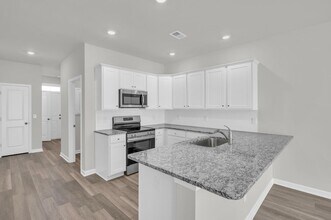 246 Arnette Dr in Ocean Isle Beach, NC - Foto de edificio - Building Photo