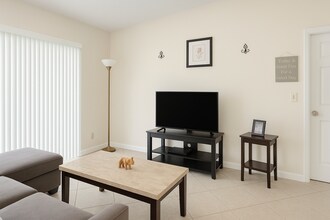 10709 Cleary Blvd in Plantation, FL - Building Photo - Building Photo