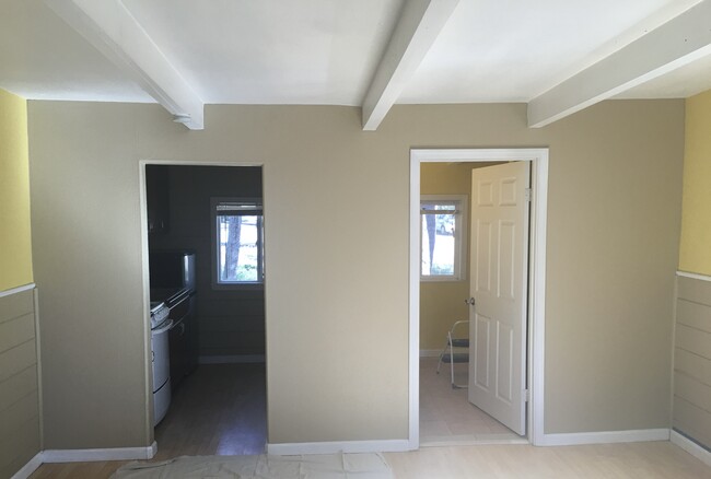 1037 Pine Grove Ave, Unit #3 in South Lake Tahoe, CA - Building Photo - Building Photo