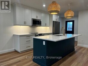 141 Humboldt Pkwy in Port Colborne, ON - Building Photo - Building Photo