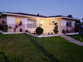 1031 N 16th Ct in Hollywood, FL - Building Photo