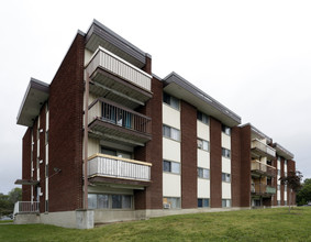 Kimberly Court Apartments in Ottawa, ON - Building Photo - Building Photo