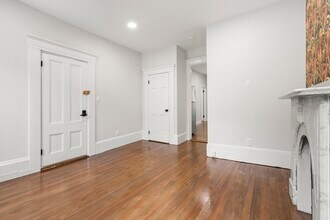 29 Princeton St, Unit #1 in Boston, MA - Foto de edificio - Building Photo