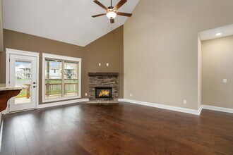 1005 Harrison Way in Clarksville, TN - Building Photo - Building Photo