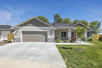 4515 Autumn Leaf Ave in Caldwell, ID - Building Photo - Building Photo