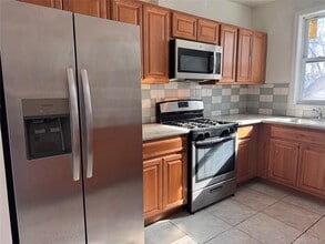 116 Williams Ave in Spring Valley, NY - Building Photo - Building Photo