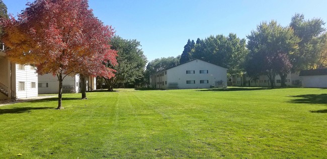 Lincoln Garden Apartments