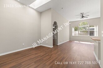 13416 Sunvale Pl in Tampa, FL - Building Photo - Building Photo