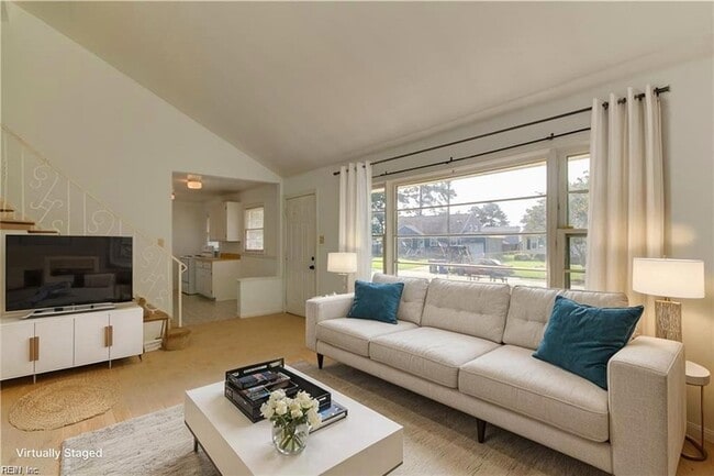 1316 Gabriel Dr in Norfolk, VA - Foto de edificio - Building Photo