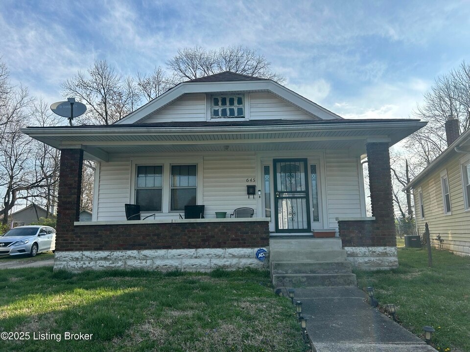 645 Eastlawn Ave in Louisville, KY - Building Photo