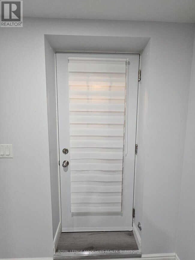 131 Lloyd Sanderson Dr in Brampton, ON - Building Photo - Building Photo