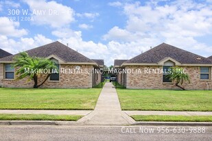 300 W Amy Dr, Unit C in San Juan, TX - Building Photo