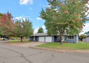 2253-2255 Shadylane Dr in Springfield, OR - Building Photo