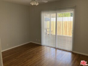 6607 W 87th St in Los Angeles, CA - Building Photo - Building Photo