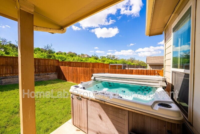 2502 Golden Rain in San Antonio, TX - Building Photo - Building Photo