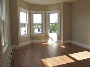 515 Medford St in Somerville, MA - Building Photo - Building Photo