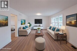 2137 Mt Forest Dr in Burlington, ON - Building Photo