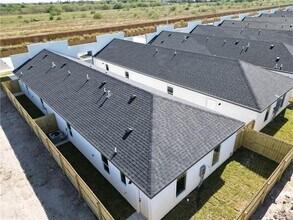 28 Hilltop S Ave in Edinburg, TX - Building Photo - Building Photo