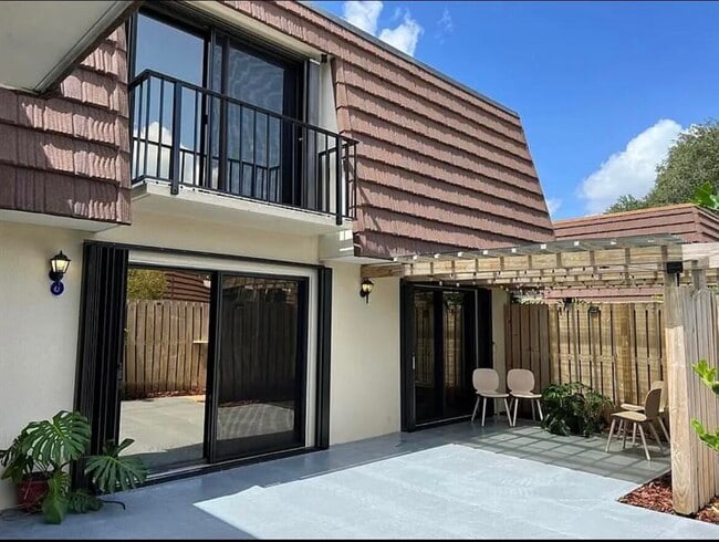 308 3rd Ln