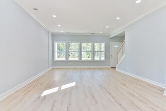 155 McKenzie Cir in Pawleys Island, SC - Foto de edificio - Building Photo