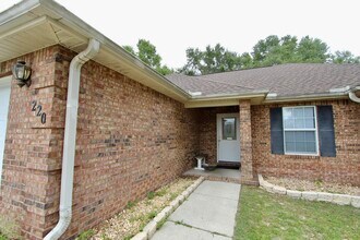 220 Tiffot Ct in Crestview, FL - Building Photo - Building Photo