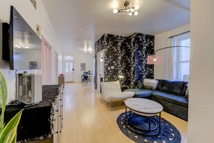 S. S 9th St in St. Louis, MO - Building Photo