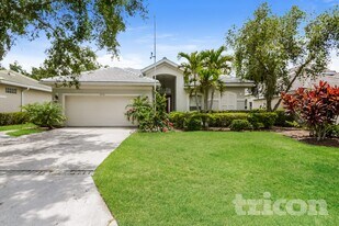3026 Woodland Fern Dr in Parrish, FL - Building Photo