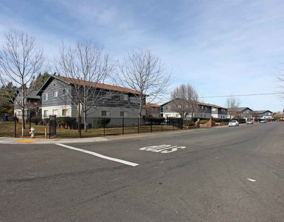 Cordova Village Apartments in Rancho Cordova, CA - Building Photo