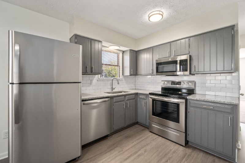 110 North St in Gahanna, OH - Building Photo