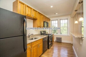 136 Highland Ave in Somerville, MA - Building Photo - Building Photo