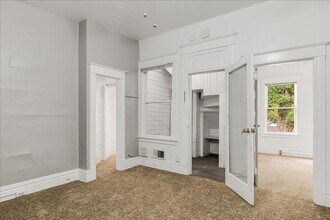 1519 SW Columbia St in Portland, OR - Building Photo - Building Photo