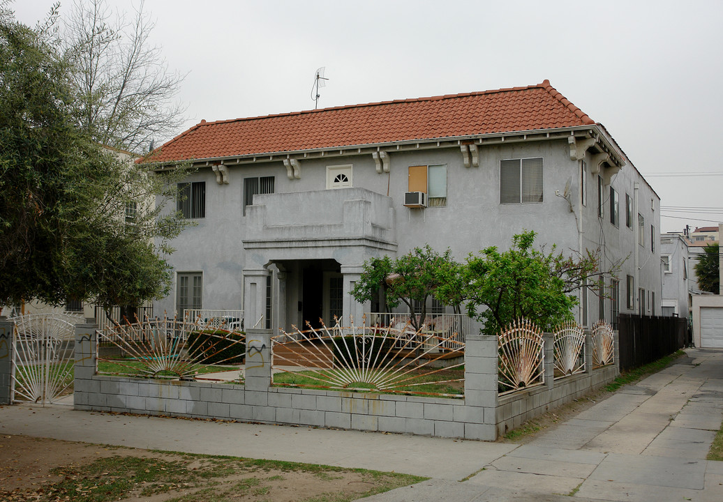 531 N Kenmore Ave in Los Angeles, CA - Building Photo