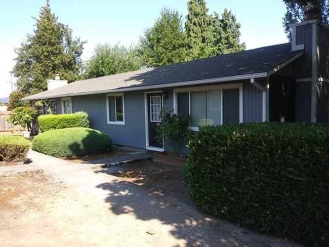 property at 3819 SE 33rd Pl