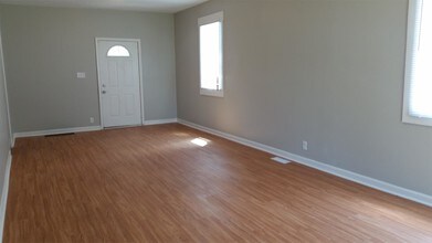 1338 N Oakland Ave in Indianapolis, IN - Building Photo - Building Photo