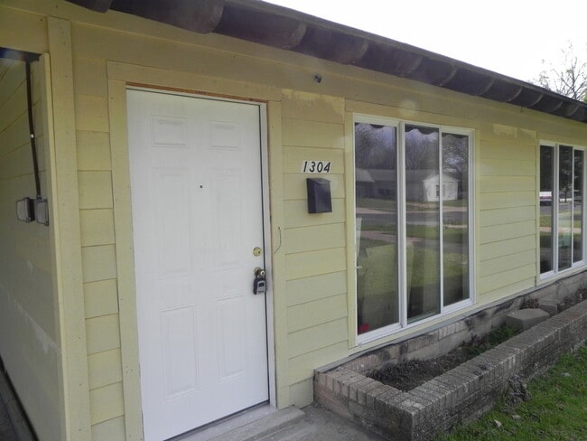 1304 Middleton St in Killeen, TX - Building Photo - Building Photo