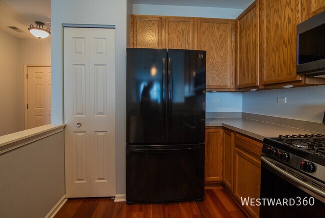 2486 Golf Ridge Cir in Naperville, IL - Building Photo - Building Photo